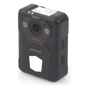 Cámara Corporal / 2K 4 Megapixel / Fotos 40 Megapixel / IR 3 m (9.8 ft) / IP67 / 64 GB / GPS / 12 Horas Grabación